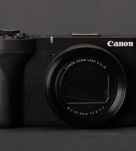 Canon PowerShot V1 Video Creator Kit – 22.3MP 4K Compact Vlogging Camera with Creator Accessories