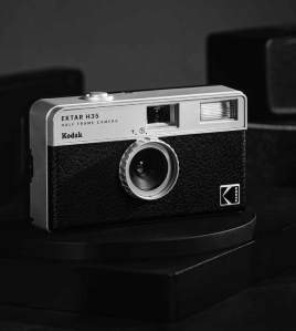 Kodak EKTAR H35 Half Frame 35mm Film Camera – Reusable Compact Analog Camera