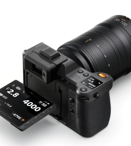 Hasselblad X2D II 100C Medium Format Mirrorless Camera with XCD 35-100mm f/2.8-4 E Lens – 100MP Professional Imaging System