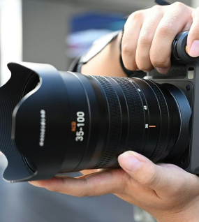 Hasselblad X2D II 100C Medium Format Mirrorless Camera with XCD 35–100mm f/2.8–4 E Lens – 100MP Professional Hybrid Kit