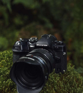 OM SYSTEM OM-1 Mark II Mirrorless Camera with M.Zuiko ED 12-40mm f/2.8 PRO Lens Kit – Professional Micro Four Thirds Camera